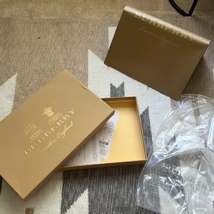 Burberry, gift box and bag